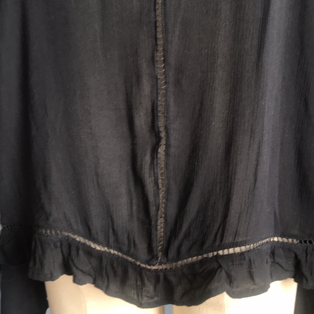 AEO black cold shoulder oversized cropped embroidered long sleeves top size M - Picture 8 of 14